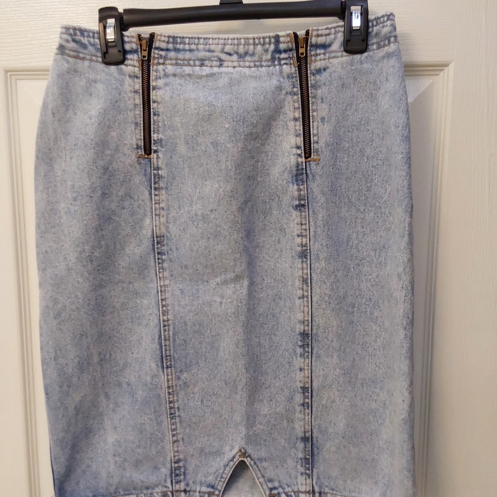 Denim Skirt with Zipper Accents